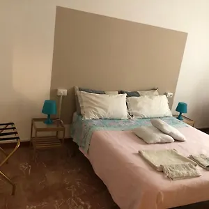 Nocleg ze śniadaniem A Due Passi Dal Lumiere, Bolonia